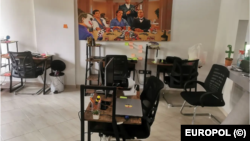 Jedan od pozivnih centara iz akcije "Pandora", fotografija koju je objavio Evropol 2. maja 2024.