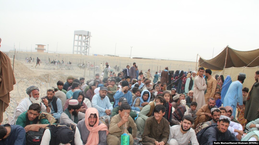 مهاجرینی که از ایران و پاکستان برگشتند: وضعیت مناسبی نداریم