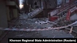 Наслідки попередніх обстрілів у Херсоні, грудень 2023 року