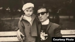 იური ცინცაძე ვაჟთან ერთად, ფოტო ეკა ცინცაძის არქივიდან