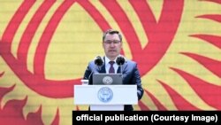 Президент Садыр Жапаров Асман шаарынын курулушуна капсула салуу учурунда. Июнь, 2023-жыл. 