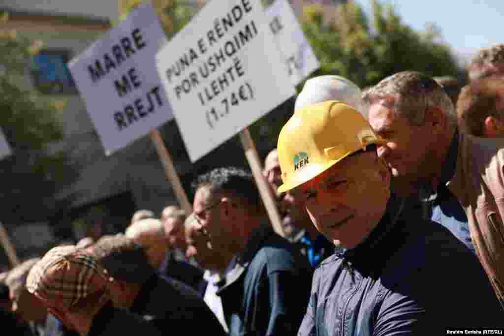 Protesta e punëtorëve të KEK-ut në Prishtinë, 28 prill 2023.