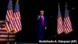  Ish-presidenti amerikan, Donald Trump. 