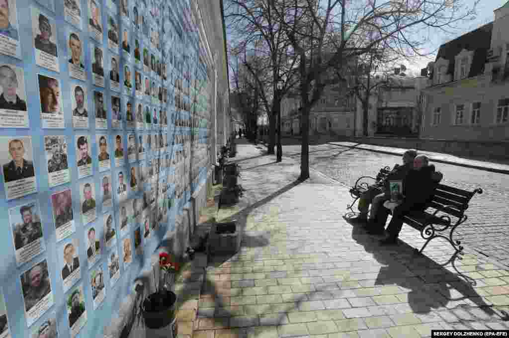 Ukrajinski predsjednik Volodimir Zelenski napisao je na svom Telegram kanalu: &quot;Ukrajina će se uvijek sjećati svih svojih heroja koji su dali svoje živote za slobodu&quot;.