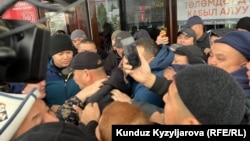 “Дордой” базарында нааразылык акция учурунда чыккан чыр. 30-ноябрь, 2023-жыл.