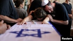 7-октябрдагы ХАМАСтын кандуу чабуулунда набыт болгондор менен коштошуу