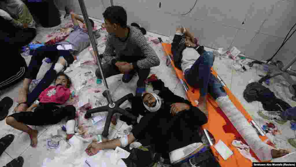 Az izraeli hadsereg december 5-én megrohamozta a Gázai övezet déli részének fő városát, Hán Júniszt. Az EU és az Egyesült Államok által terrorszervezetnek tartott Hamász fegyveresei elleni öt hete tartó szárazföldi hadművelet eddigi egyik legintenzívebb napján a kórházaknak sok sebesültet kellett ellátniuk &nbsp;