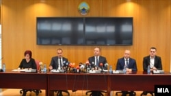 Ministri i Punëve të Brendshme, Oliver Spasovski gjatë konferencës për shtyp për rastin e vrasjes së 14-vjeçares Vanja Gjorçevska, Shkup. 4 dhjetor 2023.
