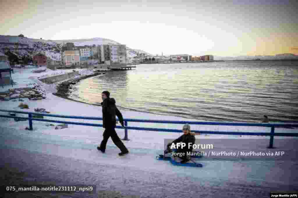 Норвегиянын түндүгүндөгү Хаммерфест шаары. 12-ноябрь, 2023-жыл.&nbsp;