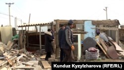 Во время сноса дома Марал была на работе, а потому не успела вынести из дома вещи.