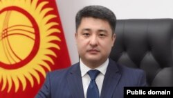 Манасбек Самидинов.