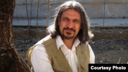 عکس آرشیوی از حشمت‌الله طبرزدی