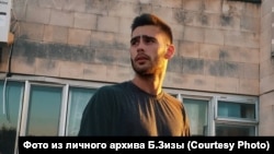 Богдан Зіза, в'язень Кремля, засуджений за те, що облив жовтою та синьою фарбами фасад російської адміністрації Євпаторії у травні 2022 року, архівне фото