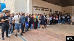 Протест на институциите в областта на културата излязоха на протест и в Ловеч. 1 ноември 2023 г.