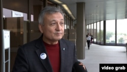 Долкун Айса дав коментар Радіо Свобода у кулуарах «Форуму 2000» у Празі