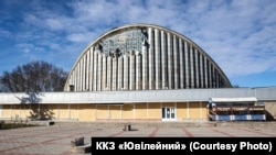 Наслідки одного з попередніх обстрілів Херсона, архівне фото