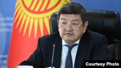 Акылбек Жапаров.