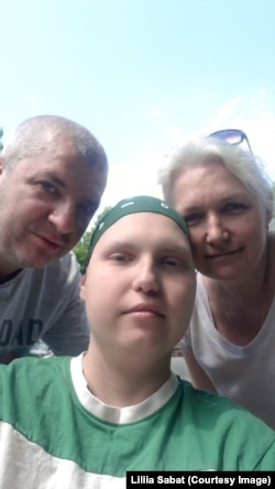 Назар із сім'єю