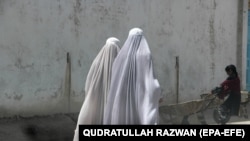 Женщины на улицах Кабула, фото иллюстративное