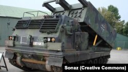 На фото - німецька реактивна система залпового вогню MARS II.