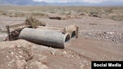 Сары-Камыш айылындагы сел алып кеткен көпүрө. ӨКМ тараткан сүрөт. 