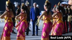 Байден "Чоң жыйырманын" саммитине келген учур. Индонезия. 14-ноябрь, 2022-жыл.