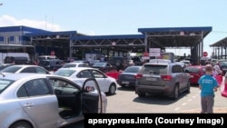 13 августа была зафиксирована максимальная цифра – границу пересекли около 70 тысяч человек