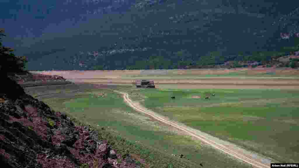 Objekat stare carinarnice može se videti u jezeru Fierza. Prema izveštaju Evropske komisije, Stari kontinent se suočava s najvećom sušom u poslednjih 500 godina.