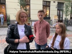 Вікторія, Данило, Домініка Бєлі