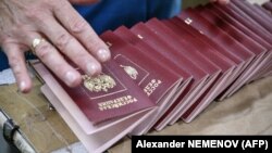 За даними Лисогора, на окуповану Луганщину прибули спостерігачі з Москви, які перевіряють хід паспортизації