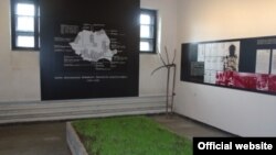 Sala memorialului de la Sighet dedicată victimelor colectivizărilor și deportărilor forțate