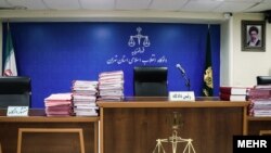 یک وکیل دادگستری درباره «اثر مخرب و خطرناکی که به جریان انداختن مجدد پرونده» مشمولان عفو در پی دارد هشدار داد