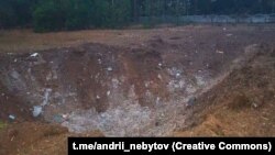 Наслідки удару по одному з районів Київщини, фото оприлюднив голова Нацполіції області Андрій Нєбитов