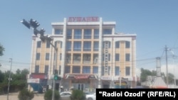 Игровой зал находится в этом здании