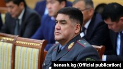 Курсан Асанов.