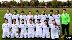 آرشیف، بازیکنان زن تیم ملی فوتبال افغانستان در آسترالیا 