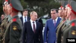 Орусиянын президенти Владимир Путин менен Тажикстандын президенти Эмомали Рахмон