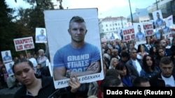 Građani su više puta izlazili na proteste i tražili da se riješi slučaj Dženana Memića, Sarajevo (5. oktobar 2018.)