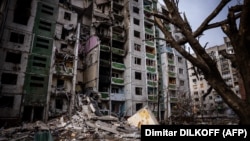 Наразі, за даними місцевої влади, Чернігів має проблеми з енерго-, водо-, газо- й теплопостачанням, але аварійні бригади працюють