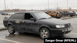 2022 жылғы 7 қаңтарда 4 жасар Айкөркем Мелдехан ағасы айдап келе жатқан осы көлікке жауған оқтың бірі басына тиіп, қаза тапты.