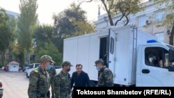 Равшан Жээнбеков.