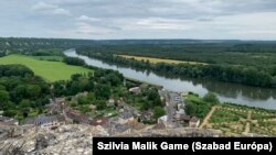 Kilátás a La Roche-Guyon várából a Szajnára