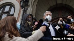 Premierul desemnat Dacian Cioloș are lista miniștrilor pe care să-i prezinte Parlamentului pentru validare. 