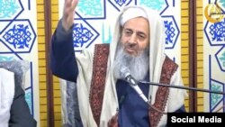 مولوی عبدالحمید خطاب به مقام‌های جمهوری اسلامی گفت نباید زنان و جوانان را به زندان انداخت، بلکه باید به حرف‌های آنها گوش داد