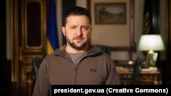 За словами голови держави, станом на цей вечір найбільше вимкнень у Києві й області, на Львівщині, в Житомирській області, на Хмельниччині, Полтавщині, Вінниччині і на Закарпатті