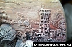 Деталі барельєфу