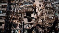 Bloc de locuințe din Herson distrus de rachetele rusești