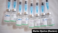 Itthon már csoportot szerveztek a közösségi médiában a kínai vakcinával oltottak.