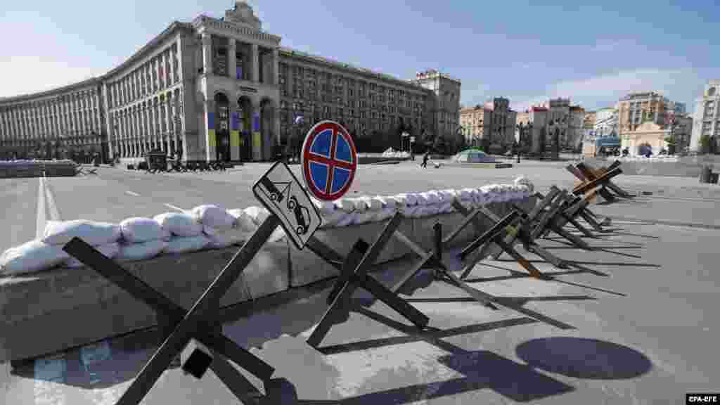 UKRAINE -- Anti-tank Czech hedgehogs in downtown Kyiv (Kiev), Ukraine