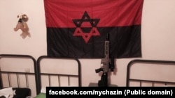 Прапор на одній з українських військових баз. Фото зі сторінки Натана Хазіна у Facebook